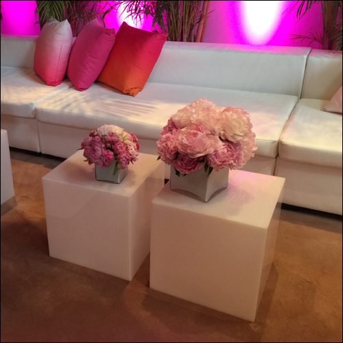 15x15x15-White-Cube-Table-005