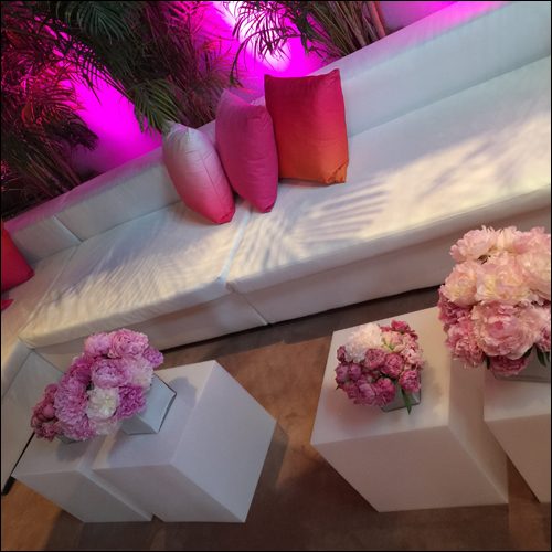 15x15x15-White-Cube-Table-007